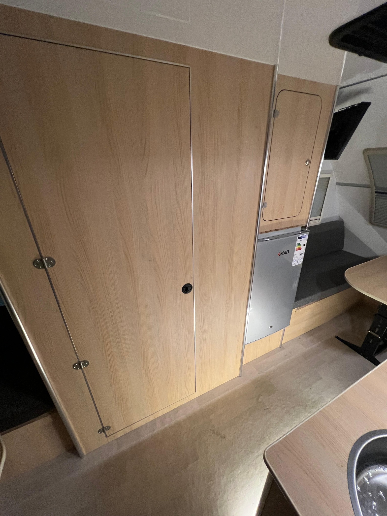 Katlanabilir ranzalı model dolap ve buzdolabı